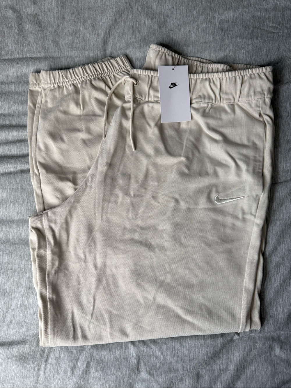 Nike Women’s Cream Fleece Jogger Pants
